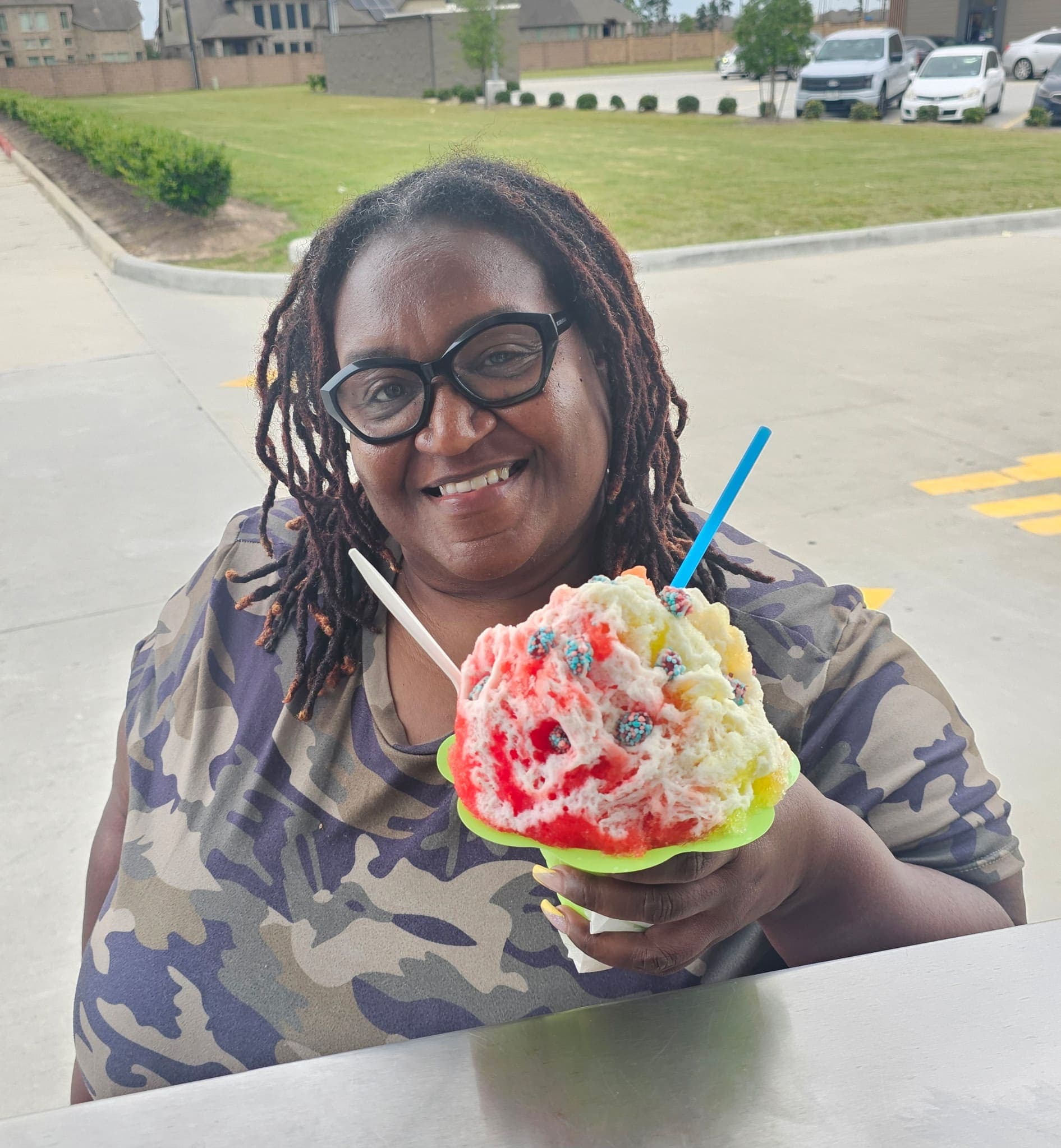 Rainbow shaved ice parking lot — Frostbite Shaved Ice N'More