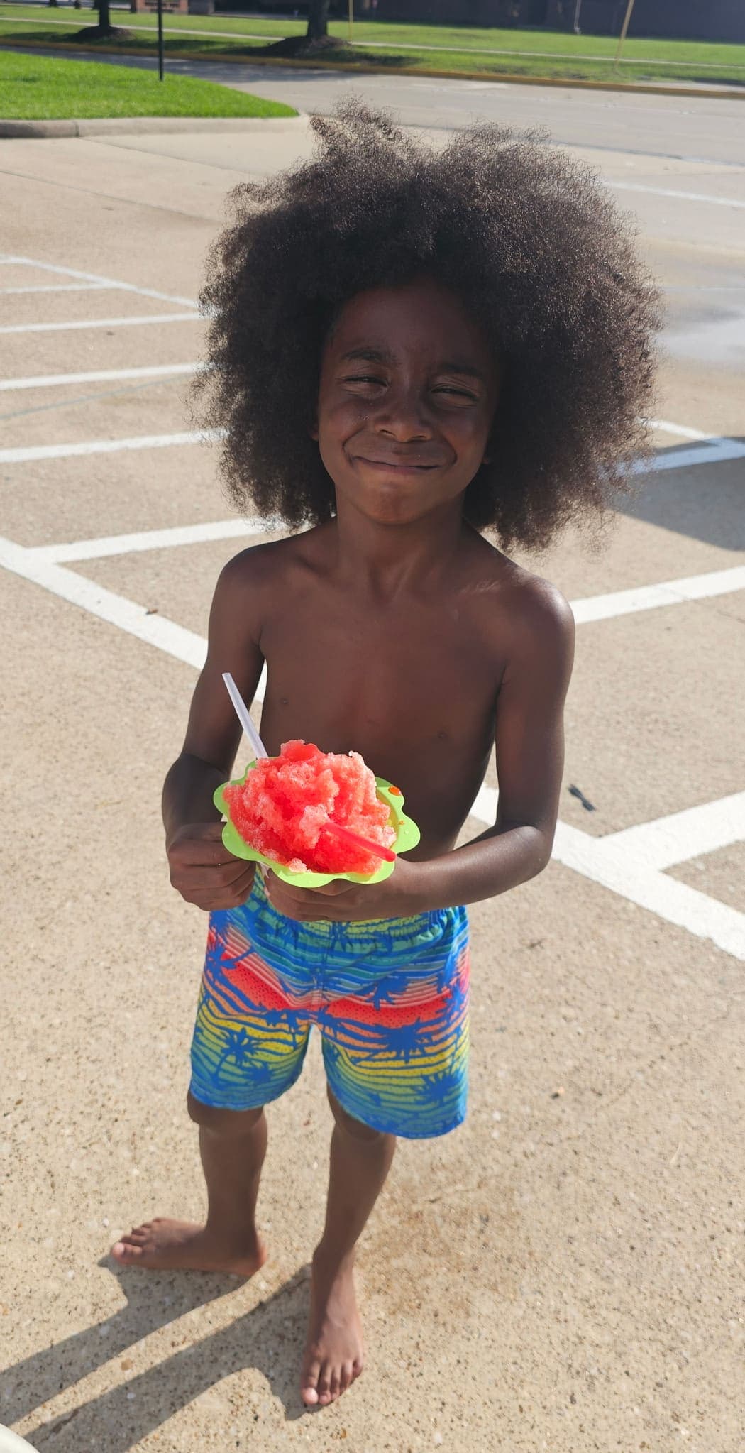 Kid red shaved ice summer day — Frostbite Shaved Ice N'More