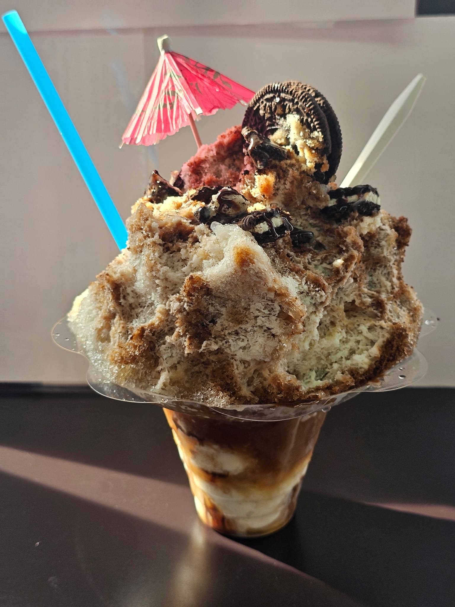 Oreo shaved ice closeup — Frostbite Shaved Ice N'More